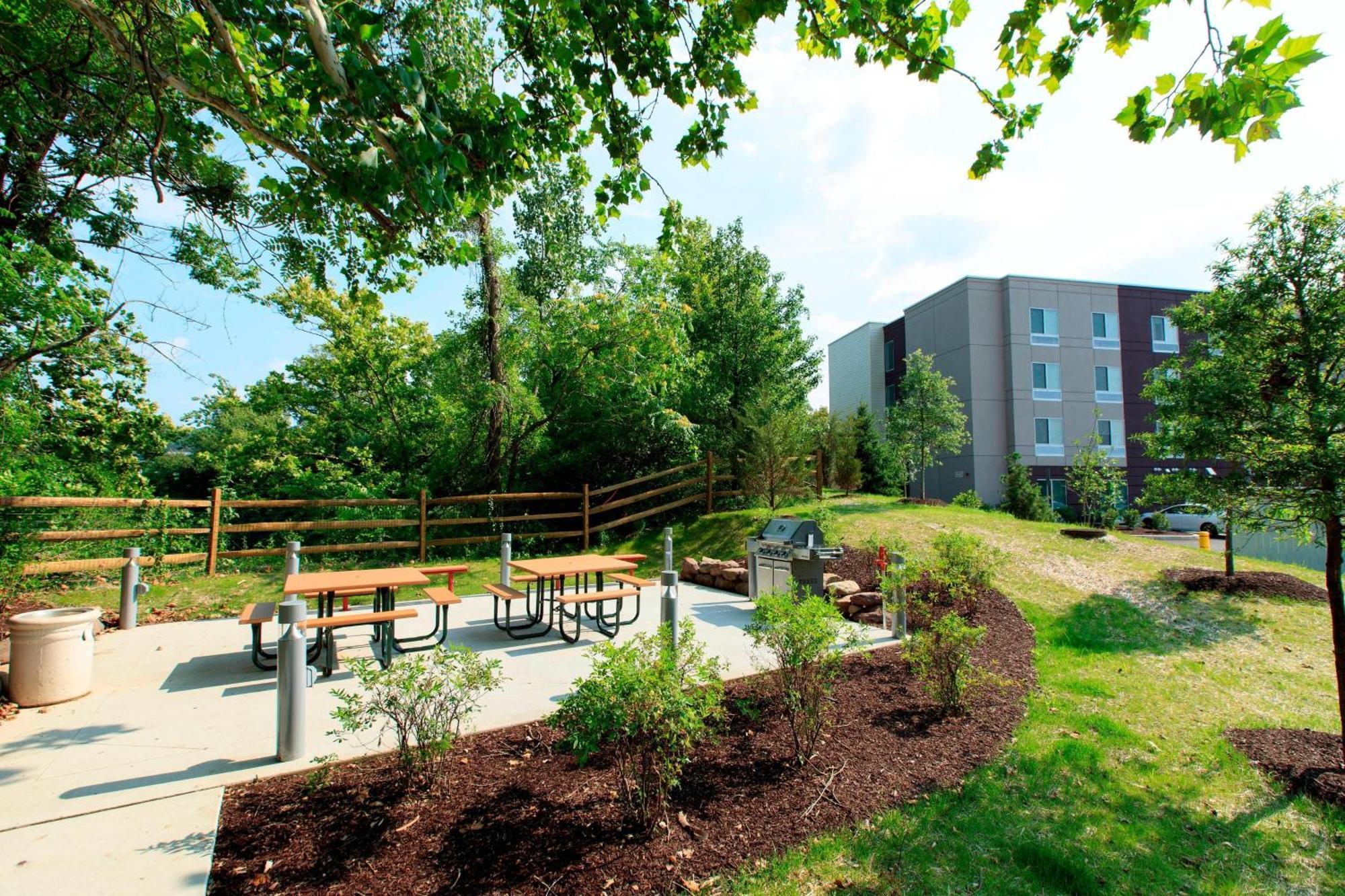 Fairfield Inn & Suites By Marriott Philadelphia Valley Forge/Great Valley Berwyn Exterior foto